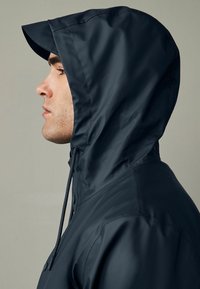 Next RUBBERISED HOODED-REGULAR FIT - Jachetă impermeabilă - navy blue