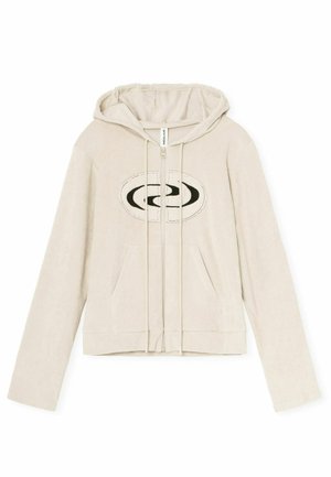 Beige Kapuzenpullover aus weichem Stoff, mit einer Kordel für die Kapuze, Fronttaschen und einem schwarzen Logo auf der Brust.