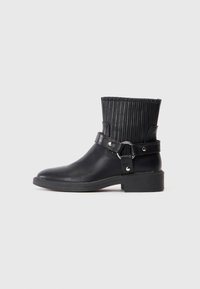 Unselected, black
