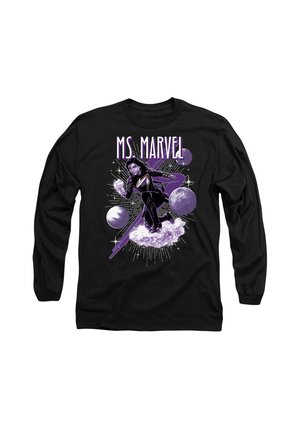 Schwarzes Langarmshirt mit einer lila Grafik eines Superhelden, umgeben von Sternen und Planeten, mit der beschriftung "MS MARVEL" in fetten Buchstaben.
