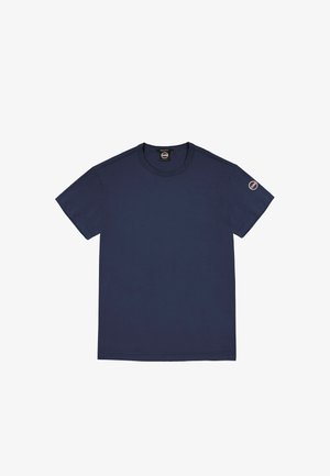 Navyblauw T-shirt met korte mouwen en ronde hals, voorzien van een kleine ronde logopatch op de linkermouw en een merklabel aan de binnenkant van de kraag.