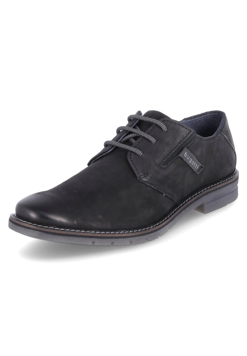 Scarpa in pelle nera con lacci, dalla tomaia liscia, lacci grigi e suola a contrasto. Presenta un piccolo logo sul lato e cuciture tono su tono.