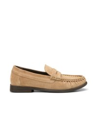 Beige Wildleder Slipper mit abgerundetem Zeh, dekorativer Naht und flachem, niedrigem Absatz. Glatte Textur mit einem schlichten Design.