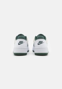 Nike Sportswear FULL FORCE - Zapatillas - white/vintage green/sea glass/cosmic clay/black