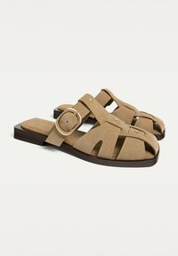 Stradivarius CAGE - Mules - beige