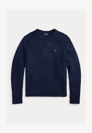 Granatowy sweter dzianinowy z okrągłym dekoltem, prążkowanymi mankietami i dołem oraz subtelnym detalem logo na piersi. Teksturowany, średniej wagi materiał.