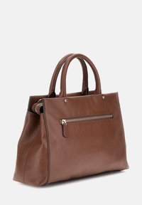 Guess LEVIA SCHNALLEN - Bolso de mano - braun