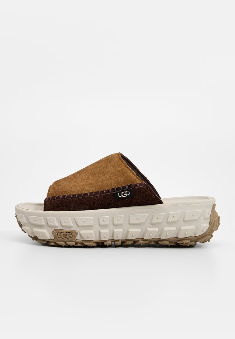 Pantolette hoch