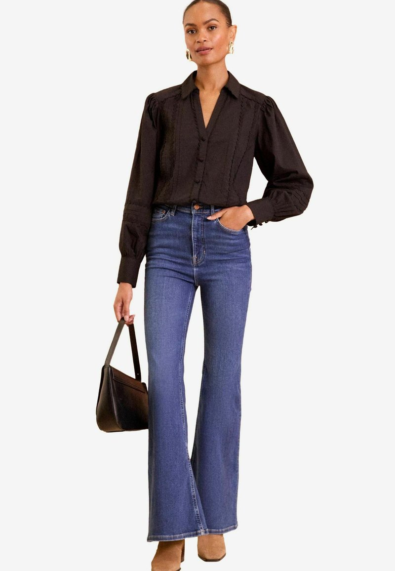 Love & Roses V NECK RIC RAC - Bluza z gumbi - black