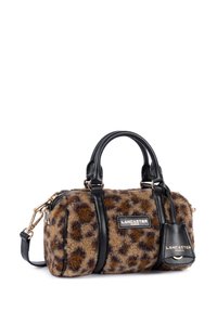Sac à main en imprimé léopard brun avec des accents en cuir noir, deux poignées, une bandoulière amovible et une fermeture éclair. Présente une plaque avec le logo.