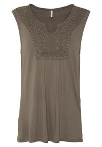 Top senza maniche verde oliva con ricami intricati attorno al colletto e un design plissettato per una maggiore texture e dettaglio.