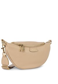 Beige leren crossbody tas met een gebogen, halve maanvorm. Voorzien van gouden ritshardware en een afneembare schouderriem.