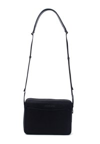 Borsa a tracolla nera in pelle con finitura texturizzata, forma rettangolare sottile, tracolla regolabile, tasca frontale e branding discreto.