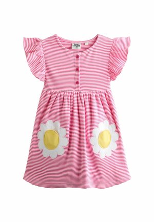 Vaikų suknelė su rožinėmis ir baltomis juostelėmis, trumpomis raukinuotomis rankovėmis, priekiniais mygtukais ir dviem didelėmis baltomis bei geltonomis gėlių kišenėmis.