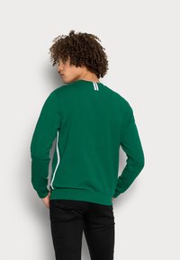 Antony Morato FIT IN STRETCH TERRY  FABRIC WITH RUBBER  - Camisola - flag green