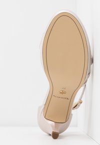 Tamaris Sandály na vysokém podpatku - beige