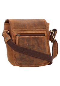 Borsa a tracolla in pelle marrone con una tasca frontale con zip, cinturino in tessuto marrone e cuciture in contrasto. Forma rettangolare compatta per l'uso quotidiano.