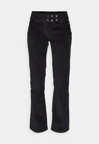 Pantalons en velours côtelé noirs à taille haute, avec six boutons noirs à l'avant, jambes droites et passants de ceinture.