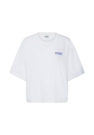 Hvid oversized T-shirt med korte ærmer og rund hals, lille blå tekst "SUN KISSED 26° 1' 33.1880" N" øverst til venstre på brystet.