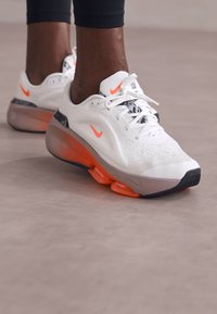 Nike Performance VERSAIR PRM - Treningssko - purple, grey