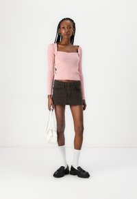 BDG Urban Outfitters Pulover - pink
