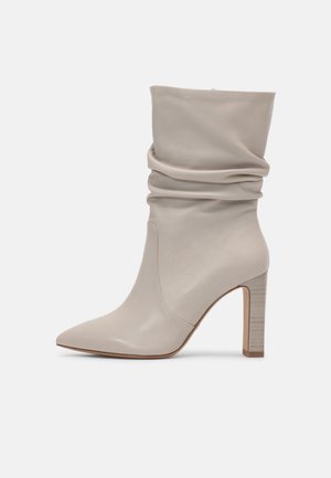 Bottes à talons hauts - grey