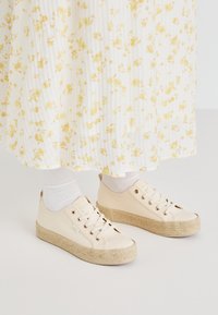 ONLIDA - Sneakers - beige