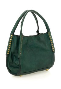 Borsa in pelle verde con doppi manici, decorata con due file di borchie tonde dorate su ciascun lato rivolto verso la parte frontale e una base piatta con quattro piedini dorati.