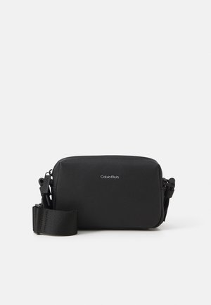 MUST CAMERA BAG - Rankinė per petį - black caviar