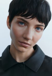 Thumbnail Image 4