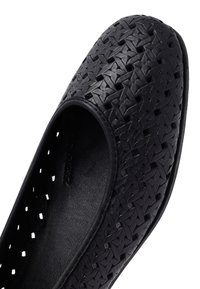 Derimod Bailarinas - black