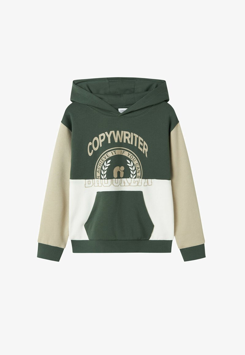 Sweatshirt à capuche avec un design en blocs de couleur vert, beige et blanc, arborant le texte imprimé "COPYWRITER" et une poche kangourou à l'avant.