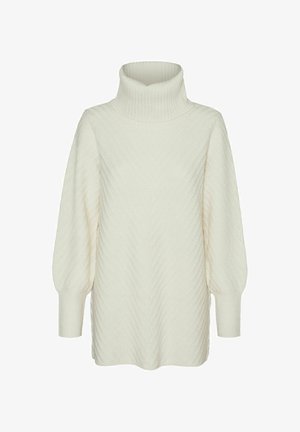 Biały sweter z golfem z teksturowanym, diagonalnym wzorem, luźny krój oraz balonowymi rękawami, z prążkowanymi mankietami i wysokim kołnierzem.