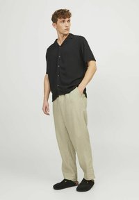 Jack & Jones JPSTKARL LAWRENCE beżowy