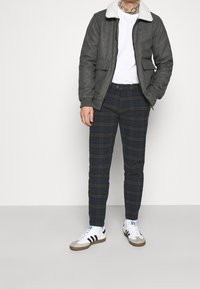 Redefined Rebel Chino - khaki
