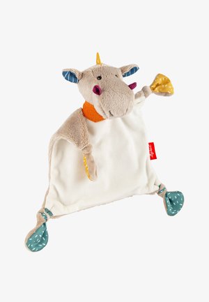 Doudou en forme de vache pour bébé avec un tissu crémeux, une écharpe orange, des oreilles bleues et des coins en teal à motifs. Il présente une surface texturée et des détails doux.