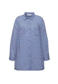 Camicia blu con bottoni, caratterizzata da un motivo geometrico bianco, maniche lunghe e colletto classico. Realizzata in tessuto leggero con una vestibilità comoda.