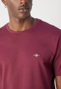 GANT SHIELD - T-shirt basic - wine red