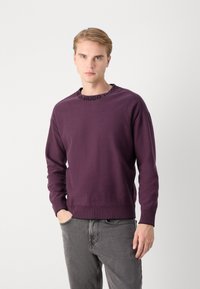 HUGO SMARLO - Strikkegenser - open purple