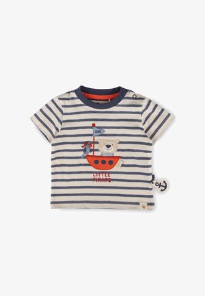 Baby-Kurzarmhemd mit marineblauen Streifen, rotem Boots-Applikation, lächelndem Bären, „AHOI“-Flagge und „KLEINER PIRAT“-Schriftzug auf der Vorderseite.
