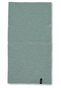 Tessuto azzurro chiaro, texture liscia, forma rettangolare, con un'etichetta scura nell'angolo in basso a destra che mostra il nome del marchio.