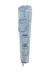Lyseblå denim cargo bukser med flere laplommer på siden, justerbare snørebånd ved anklerne og en afslappet pasform.