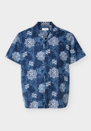 Camicia da uomo a maniche corte di colore blu navy con bottoni e motivi floreali e geometrici bianchi e azzurri.