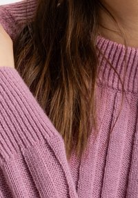 Roxy Neule - mauve