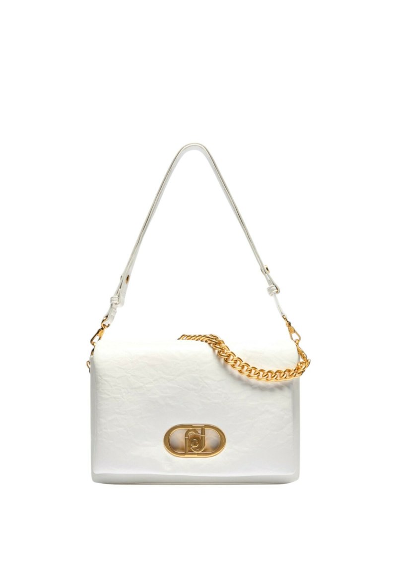 Borsa a mano bianca in pelle con superficie testurizzata, tracolla in catena dorata e chiusura in metallo dorato. Forma rettangolare con angoli arrotondati.