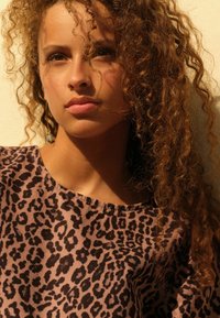 Next SHORT SLEEVE - REGULAR FIT - Spijkerjurk - leopard