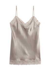 - Koszulka do spania