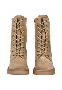 Tanfarbene Wildlederschuhe mit Schnürung an der Vorderseite, Reißverschluss, gepolstertem Kragen, strukturierter Oberfläche und flacher Gummisohle.