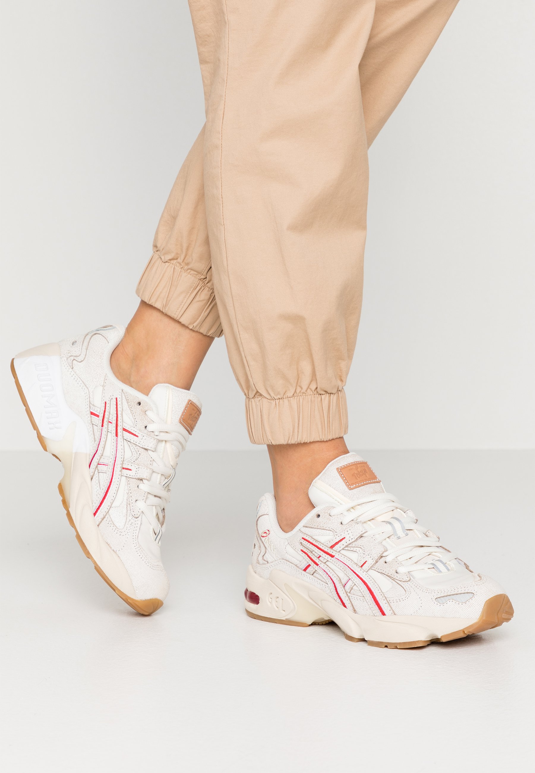 Asics Sportstyle Gel Kayano 5 Trainers Cream White White Zalando Co Uk