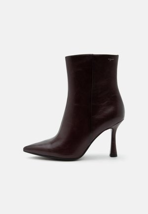 Tamaris, 1-25033-47 537 - Боти с висок ток - merlot